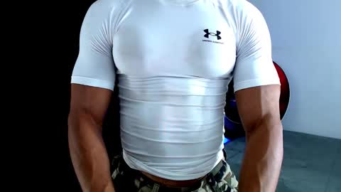 Snapshot of antonywebb94 chatting on February 15, 2026, 6:15 pm Instagram miguelangel1802 online show from February 15, 2026, 6:15 pm