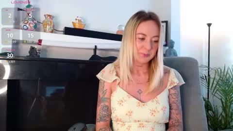 Antonia online show from November 14, 2025, 7:23 pm