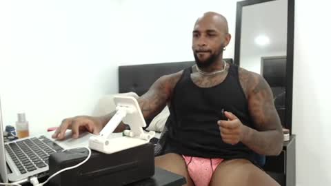 antwanblack11 online show from March 3, 2025, 2:04 pm