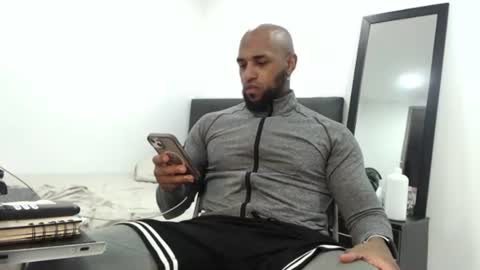 antwanblack11 online show from October 1, 2025, 11:00 pm