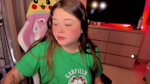   Independent model  online show from January 31, 2026, 7:11 pm