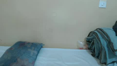 Snapshot of anya_h chatting on June 19, 2026, 9:24 am Gracious online show from June 19, 2026, 9:24 am