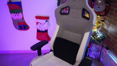 anya online show from December 8, 2024, 7:00 pm