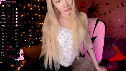 Anya online show from October 31, 2025, 2:23 am