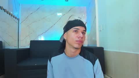 Snapshot of anyelo_sexyhot chatting on October 12, 2025, 1:10 pm anyelo_sexyhot online show from October 12, 2025, 1:10 pm