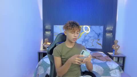 anyelotwink online show from March 21, 2026, 4:28 am