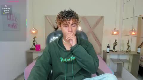anyelotwink online show from May 9, 2026, 3:56 am