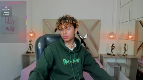 Snapshot of anyelotwink chatting on May 20, 2026, 4:40 am anyelotwink online show from May 20, 2026, 4:40 am