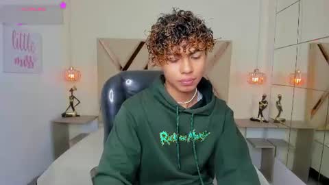 Snapshot of anyelotwink chatting on June 19, 2026, 5:56 am anyelotwink online show from June 19, 2026, 5:56 am