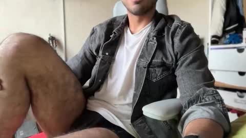 Instagram  online show from May 27, 2026, 2:25 pm