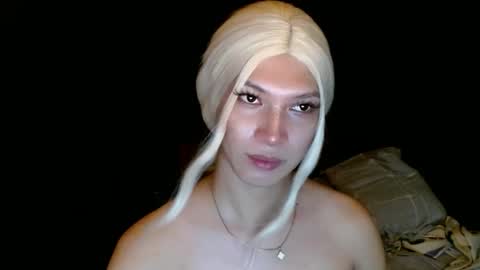 Snapshot of aphr0dite_x chatting on December 24, 2024, 8:11 am Roman Goddess online show from December 24, 2024, 8:11 am