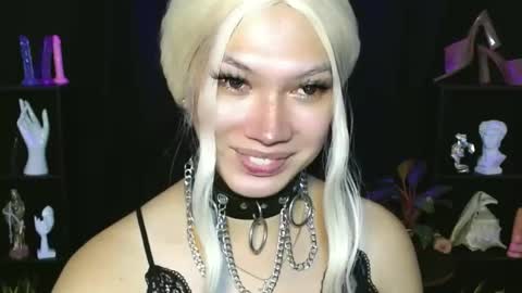 Snapshot of aphr0dite_x chatting on February 6, 2025, 9:43 am Roman Goddess online show from February 6, 2025, 9:43 am