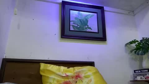 Snapshot of aphr0dite_x chatting on October 9, 2025, 5:16 am Roman Goddess online show from October 9, 2025, 5:16 am