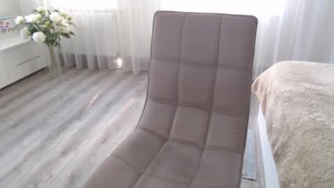 Aphrodite online show from September 12, 2025, 2:17 pm