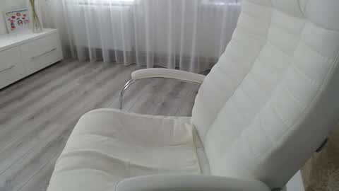 Aphrodite online show from October 4, 2025, 10:13 am