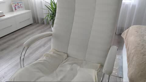 Aphrodite online show from October 21, 2025, 10:05 am