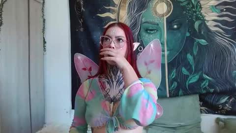 Snapshot of aphrodite__bloom chatting on November 1, 2025, 6:21 pm aphrodite__bloom online show from November 1, 2025, 6:21 pm