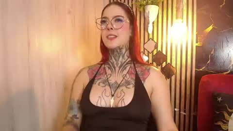 Snapshot of aphrodite__bloom chatting on July 14, 2026, 2:05 am aphrodite__bloom online show from July 14, 2026, 2:05 am