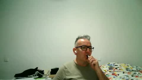 Snapshot of apixaba chatting on January 2, 2025, 8:46 pm furry bear online show from January 2, 2025, 8:46 pm