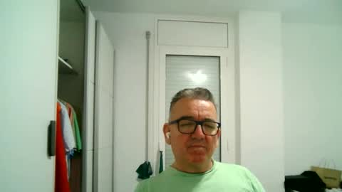 Snapshot of apixaba chatting on October 13, 2025, 7:14 pm furry bear online show from October 13, 2025, 7:14 pm