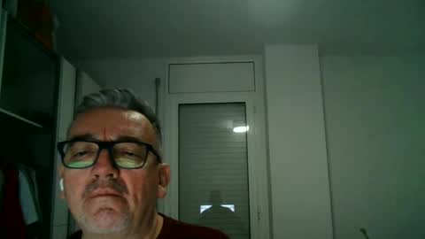 Snapshot of apixaba chatting on November 1, 2025, 1:29 am furry bear online show from November 1, 2025, 1:29 am