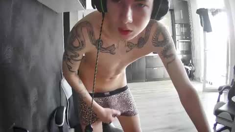 aplant_ online show from September 11, 2025, 11:10 am