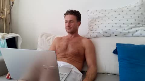 apollobest77 online show from September 9, 2025, 9:09 am