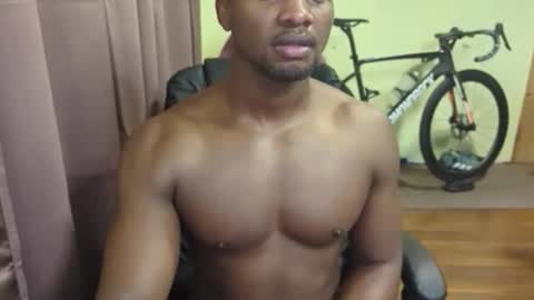 apollodarkmn online show from November 11, 2025, 8:20 pm