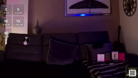 apollonfitx_69 online show from April 2, 2026, 8:17 pm