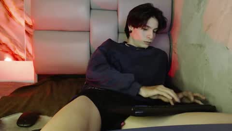 Apolo online show from October 13, 2025, 9:59 pm