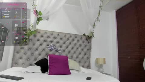 Snapshot of apolo_bianco_ chatting on December 2, 2024, 11:34 am APOLO online show from December 2, 2024, 11:34 am