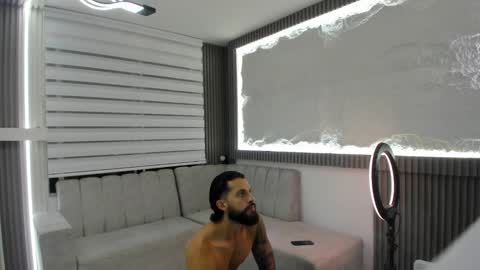 Snapshot of apolo_bianco_ chatting on March 1, 2025, 4:15 am APOLO online show from March 1, 2025, 4:15 am