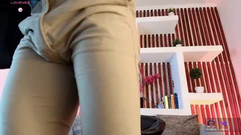 apolo_crus online show from April 23, 2026, 4:03 am