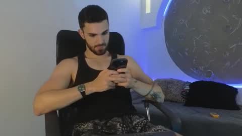 Apolo Lux  online show from February 6, 2026, 9:07 pm