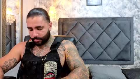 Snapshot of apolo_rousse chatting on September 16, 2025, 11:06 pm Apolo online show from September 16, 2025, 11:06 pm