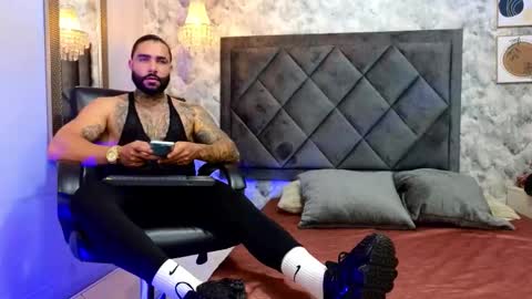 Snapshot of apolo_rousse chatting on September 19, 2025, 11:38 pm Apolo online show from September 19, 2025, 11:38 pm
