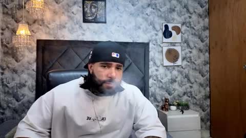 Snapshot of apolo_rousse chatting on October 5, 2025, 9:13 pm Apolo online show from October 5, 2025, 9:13 pm