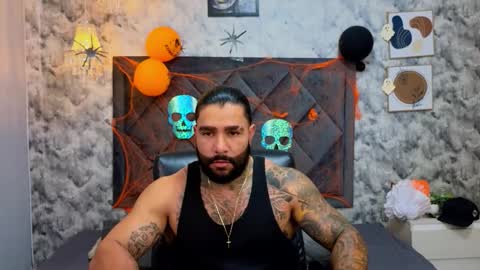 Snapshot of apolo_rousse chatting on October 19, 2025, 8:42 pm Apolo online show from October 19, 2025, 8:42 pm