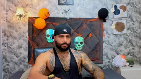 Snapshot of apolo_rousse chatting on October 20, 2025, 10:21 pm Apolo online show from October 20, 2025, 10:21 pm
