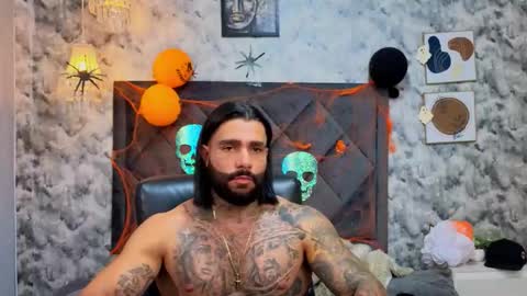 Snapshot of apolo_rousse chatting on October 21, 2025, 11:27 pm Apolo online show from October 21, 2025, 11:27 pm