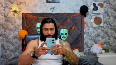 Snapshot of apolo_rousse chatting on October 23, 2025, 1:38 am Apolo online show from October 23, 2025, 1:38 am
