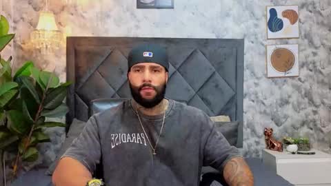 Apolo online show from November 5, 2025, 9:59 pm