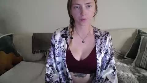 Mary Seeds online show from December 5, 2025, 12:52 am