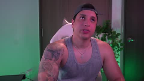 Snapshot of appolo_allen chatting on December 10, 2024, 7:54 pm insta appolo master online show from December 10, 2024, 7:54 pm
