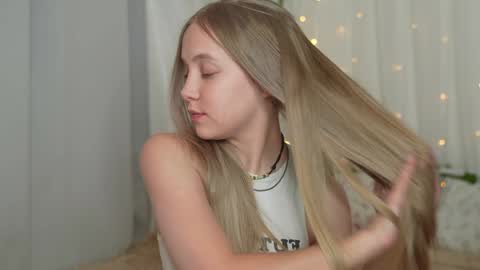  REYNA  my friend   online show from December 6, 2024, 2:28 pm