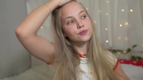  REYNA  my friend   online show from December 22, 2024, 8:05 am
