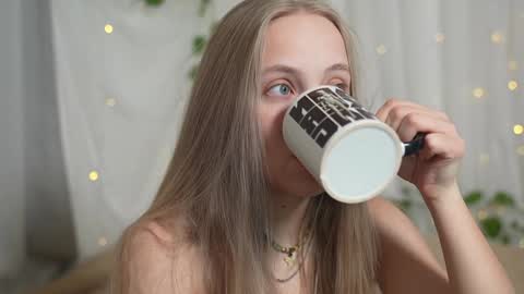  REYNA  my friend   online show from January 4, 2025, 7:34 am