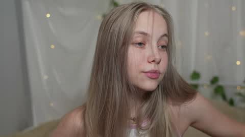  REYNA  my friend   online show from January 10, 2025, 8:07 am