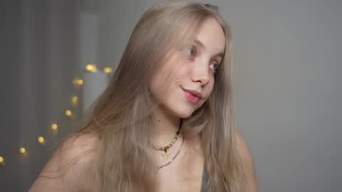 REYNA  my friend   online show from January 11, 2025, 2:47 pm