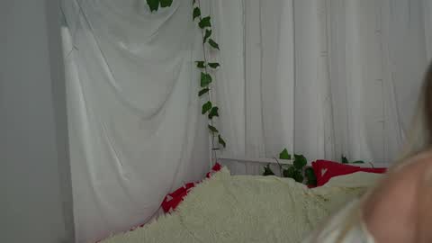  REYNA  my friend   online show from January 14, 2025, 3:04 pm